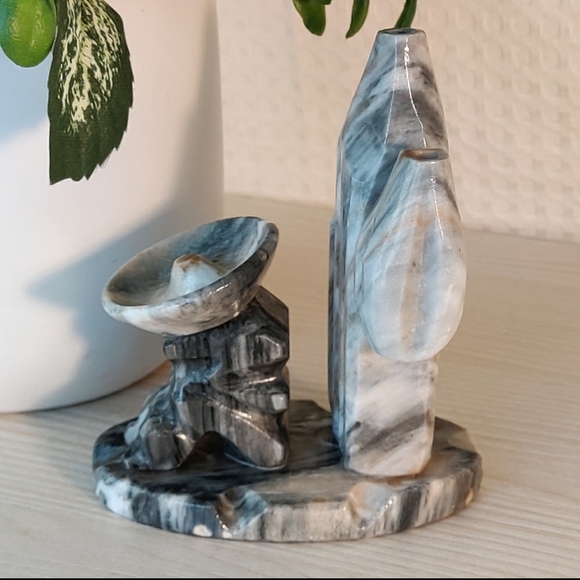 Black Onyx Marble Stone, Man Wearing "Sombrero" Sleeping Next to Cactus - Picture 1 of 11